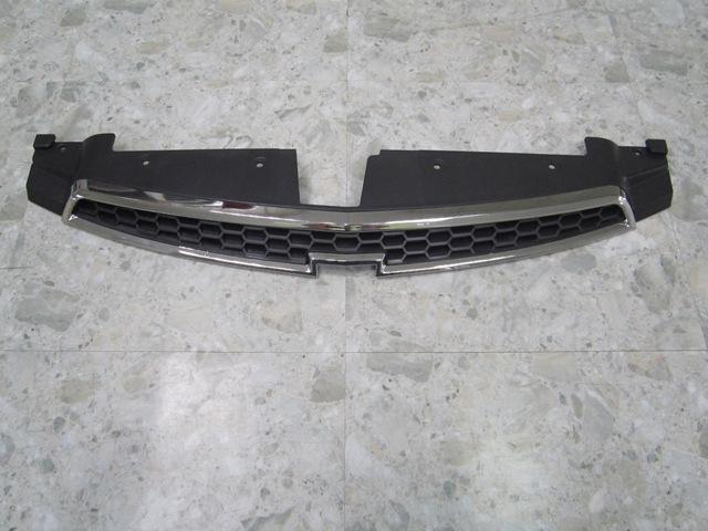 CRUZE 11-14 Grille UPPER Assembly Black With Chrome FRAME