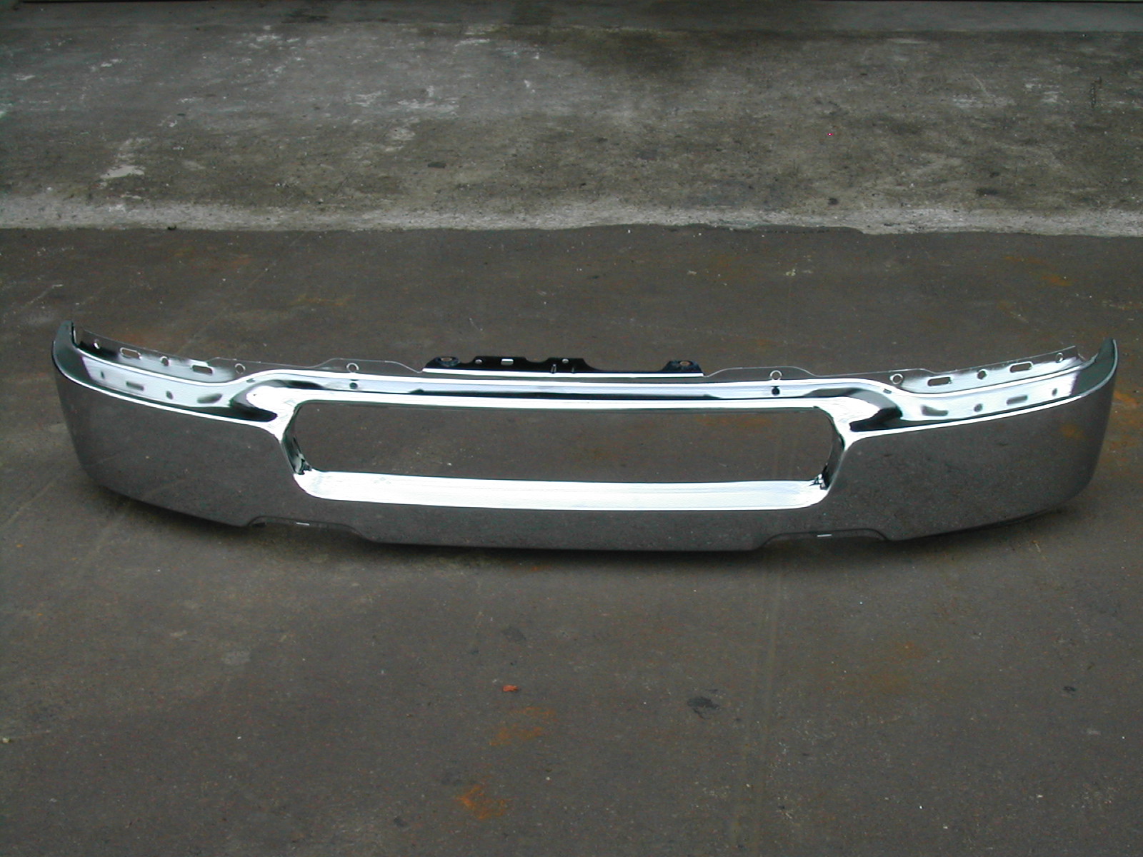 FD P/U 04-05 Front Bumper Chrome Without FOG TO 08/8/05