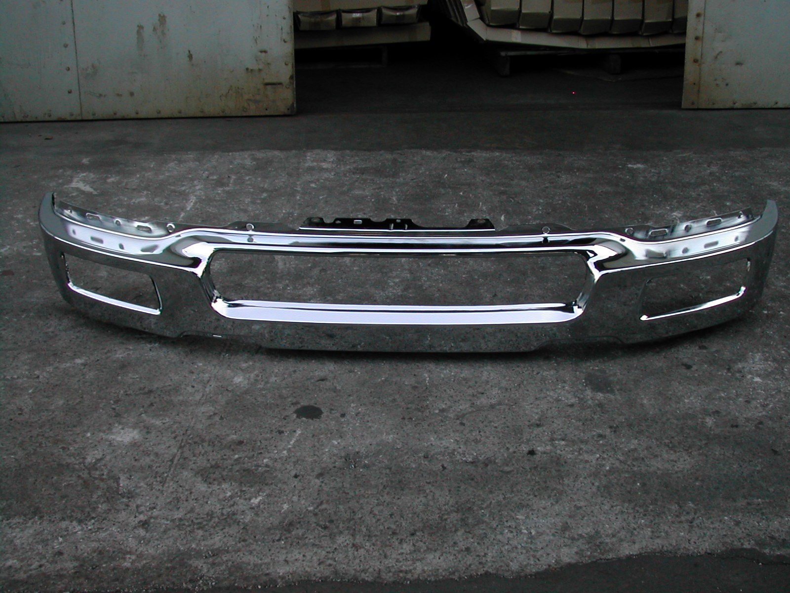 FD P/U 04-05 Front Bumper Chrome With FOG TO 08/8/05