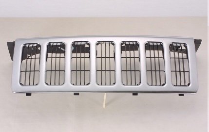 COMMANDER 06-10 Grille Black With Chrome Molding
