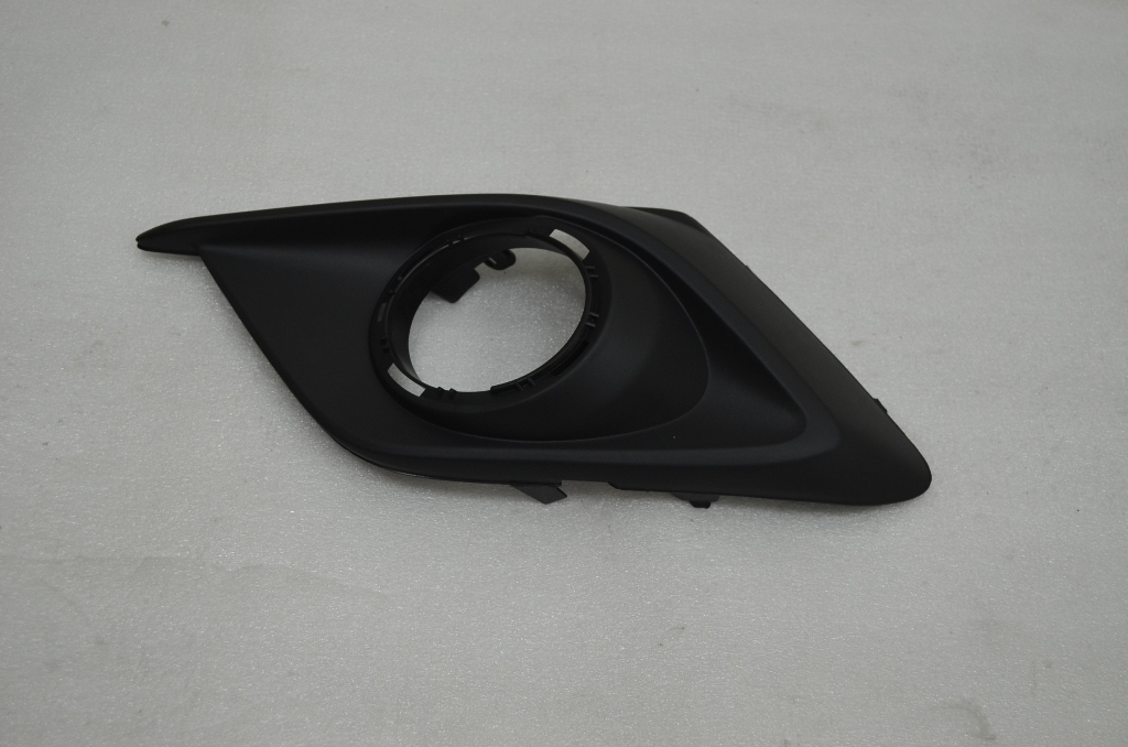 MAZDA 3 14-16 Left FOG LAMP BEZEL With FOG Black With