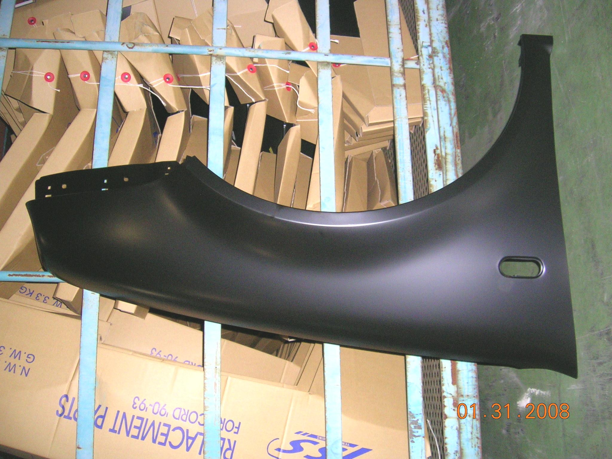 GOLF 99-07 =GTI 99-05 Right FENDER With S L HOLE