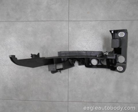 A3 06-13 LT HEADLAMP BRACKET AU2508108