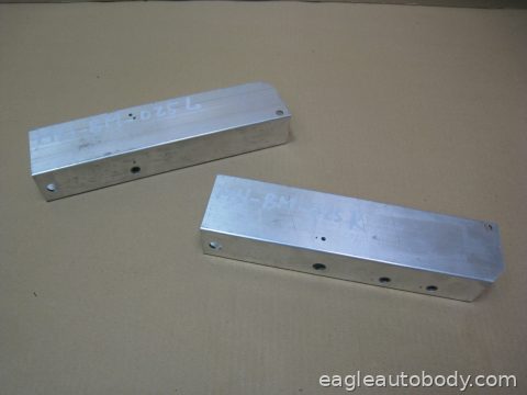 528I 11-16 RT FT BUMPER SUPPORT BRACKET*F10; BM1063100