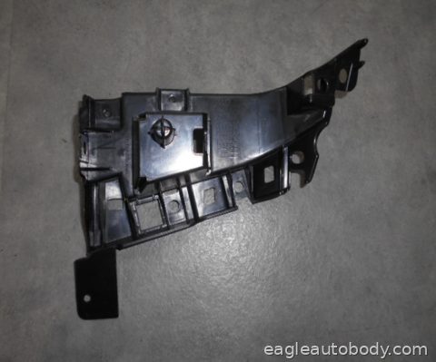 CHEROKEE 14-18 LT.FT.SIDE RAIL COVER BRKT 04426.19L