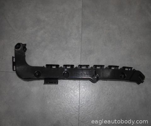 GD.CHEROKEE 11-21 RT.REAR.SIDE COVER BRKT 04429.29R