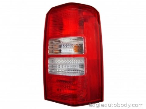 PATRIOT 07 LT TAIL LAMP*(W/3 HOLE) P4452