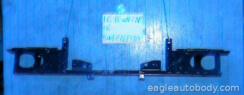 TOWN CAR 06-11 RAD SUPPORT ASSY 04884