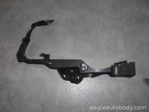 FIT 15-17 LT.H/L BRACKET P7136.14