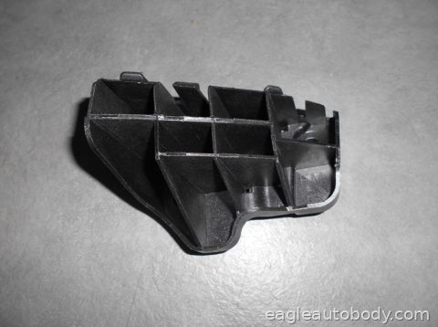 FORESTER 14-18 RT RR COVER RETAINER*CORNER BR SU1133101