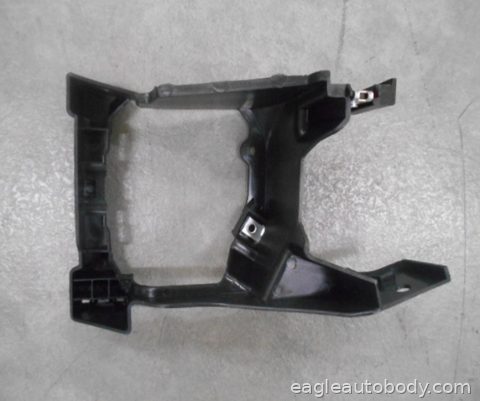 FORESTER 17-18 RT FOG LAMP BRACKET*2.5L SU2603101